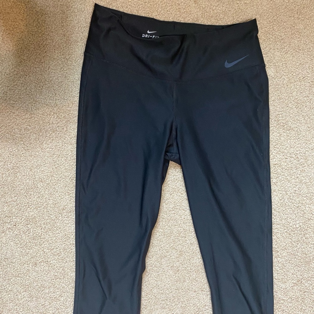 Nike size medium Dri Fit Capri leggings